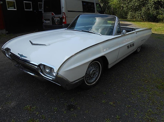 Ford Thunderbird 4 of 16