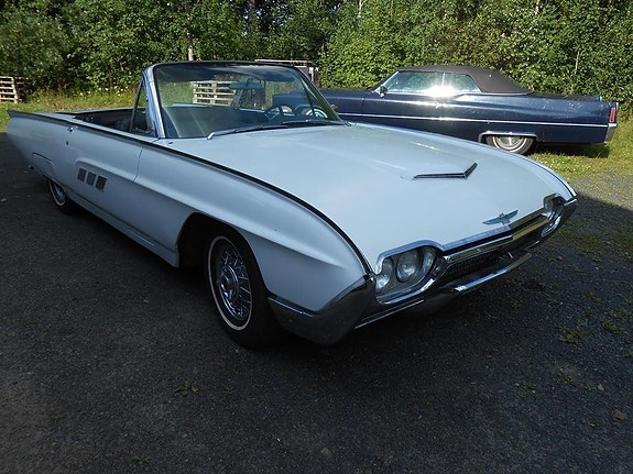 Ford Thunderbird 3 of 16