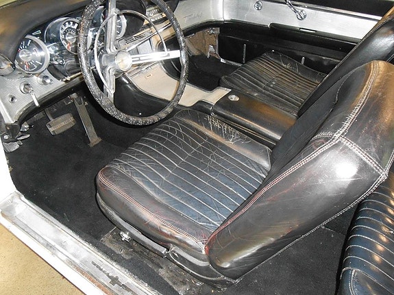 Ford Thunderbird 9 of 16