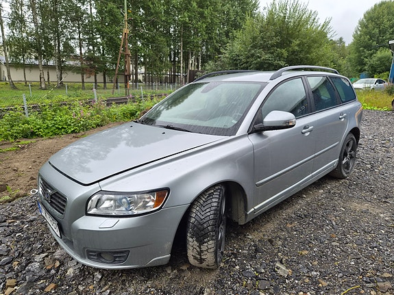 Volvo V50 2 of 8