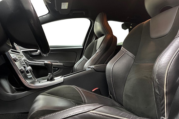 Volvo V60 13 of 27