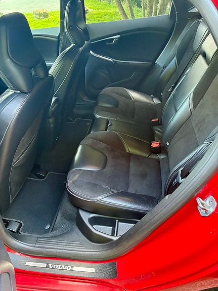 Volvo V40 8 of 14