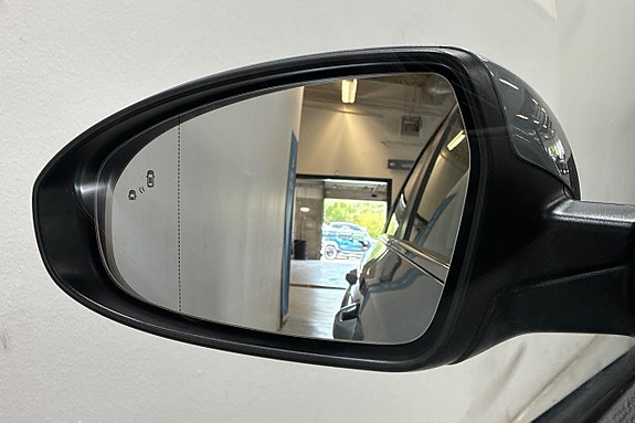 Kia Ceed 25 of 25