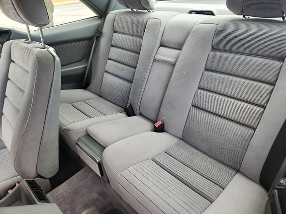 Mercedes-Benz S560 12 of 15