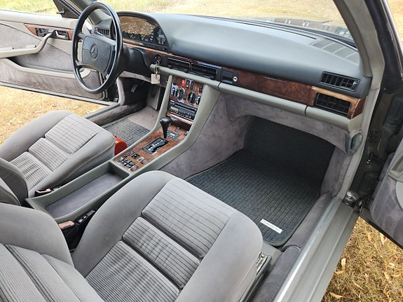 Mercedes-Benz S560 10 of 15