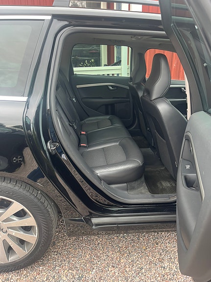 Volvo V70 4 of 6