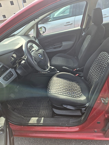 Fiat Grande Punto 5 of 9