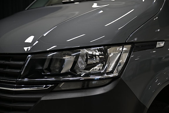 Volkswagen Transporter 12 of 26