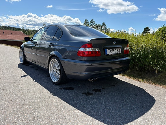 BMW 325i 2 of 6