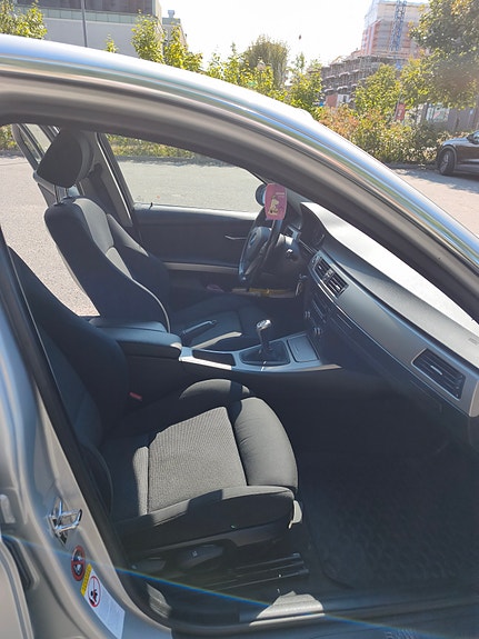 BMW 325i 7 of 11