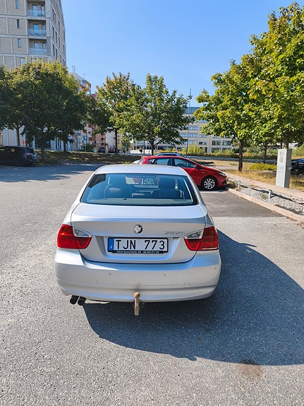 BMW 325i 4 of 11