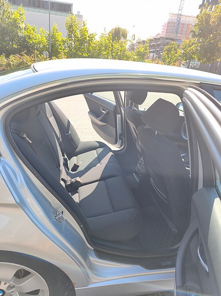 BMW 325i 8 of 11