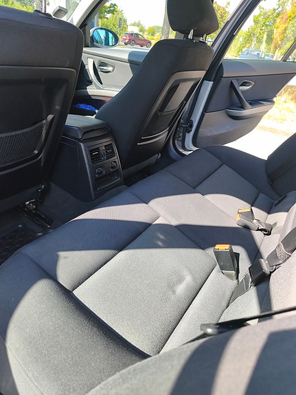 BMW 325i 9 of 11