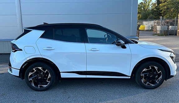 Kia Sportage 2 of 9