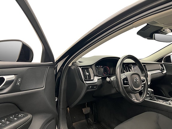 Volvo V60 8 of 30