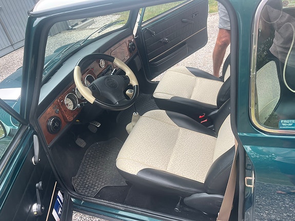 MINI Cooper 10 of 15