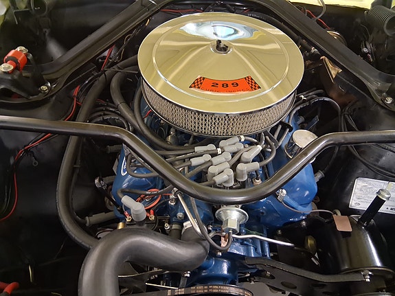 Ford Mustang 6 of 8