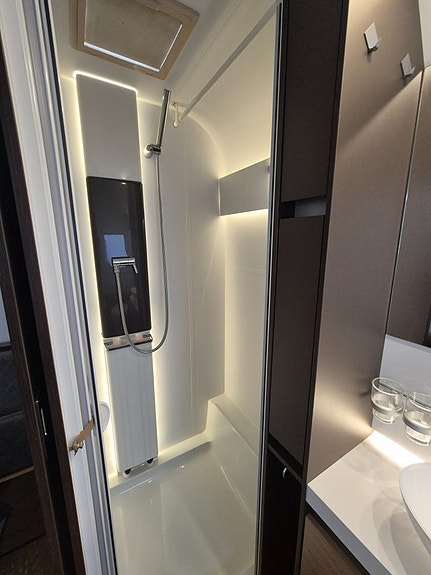 Adria Alpina 663 HT 663HT 17 of 19