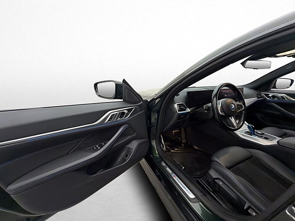 BMW i4 11 of 30