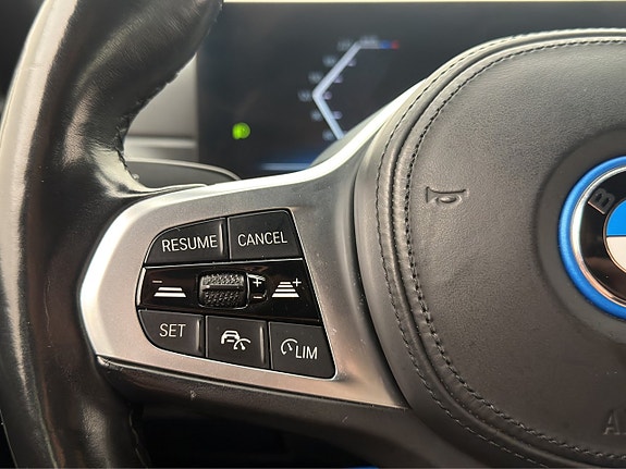 BMW i4 26 of 30