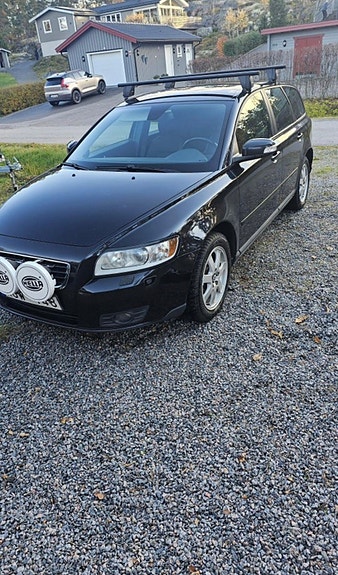 Volvo V50 2 of 7
