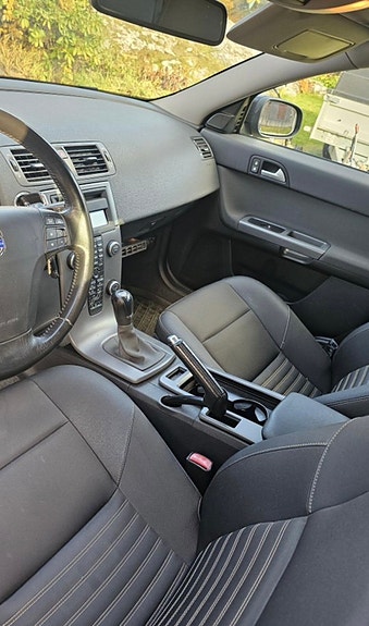 Volvo V50 3 of 7