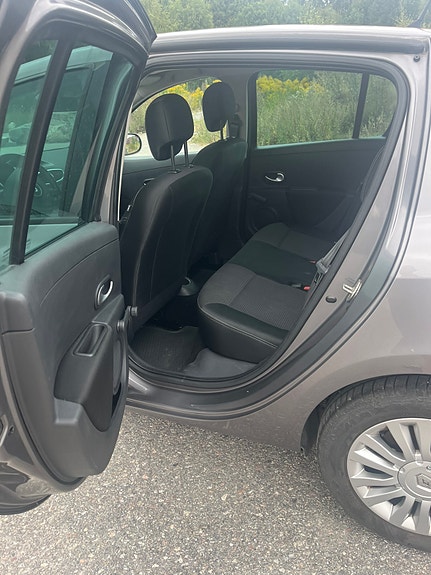 Renault Clio 7 of 15