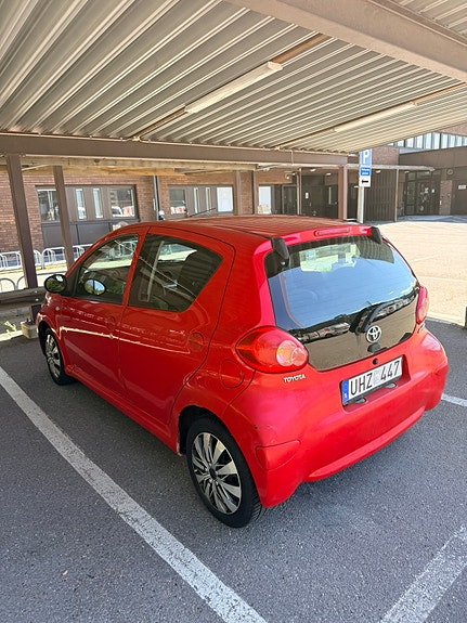 Toyota Aygo 2 of 10