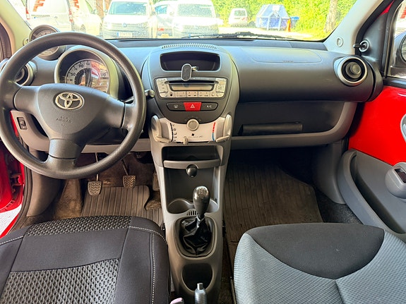 Toyota Aygo 7 of 10
