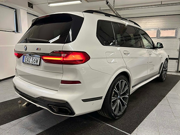 BMW X7 2 of 26