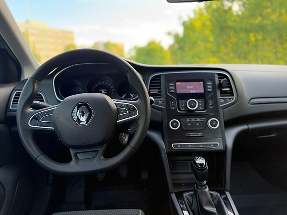 Renault Megane IV 5 of 6