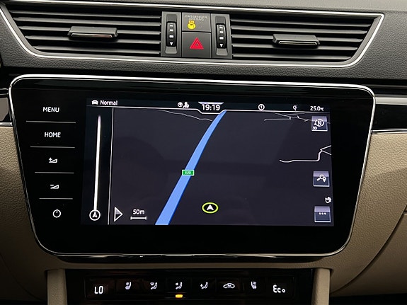 Skoda Superb 21 of 30