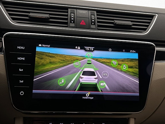 Skoda Superb 23 of 30