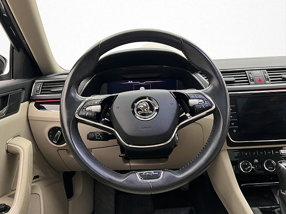 Skoda Superb 16 of 30