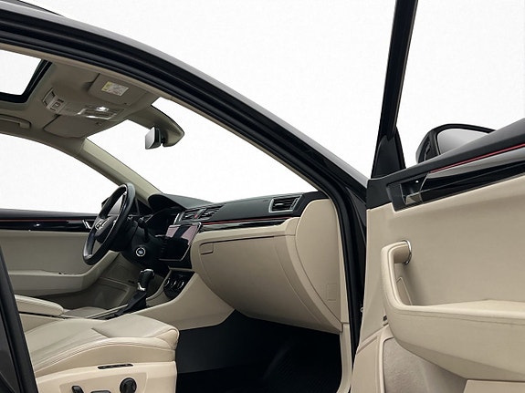Skoda Superb 28 of 30