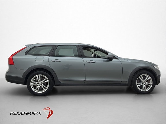 Volvo V90 Cross Country 9 of 30