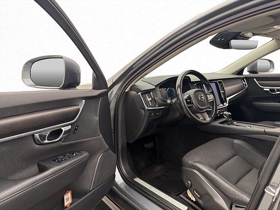 Volvo V90 Cross Country 12 of 30