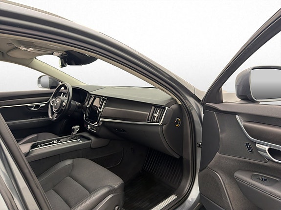 Volvo V90 Cross Country 17 of 30