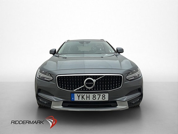 Volvo V90 Cross Country 2 of 30