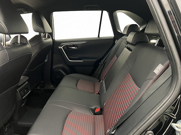 Toyota RAV4 27 of 30