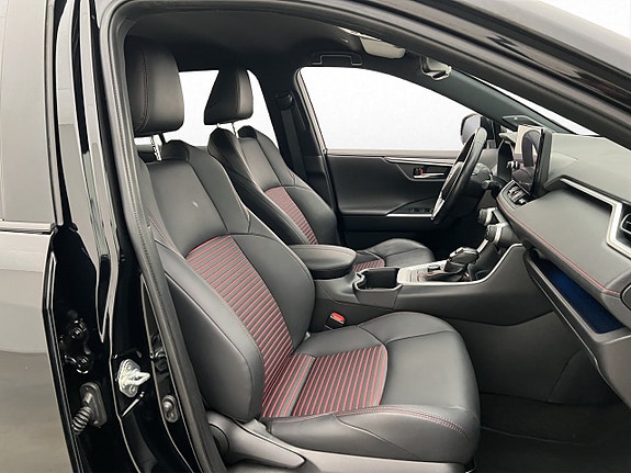 Toyota RAV4 26 of 30
