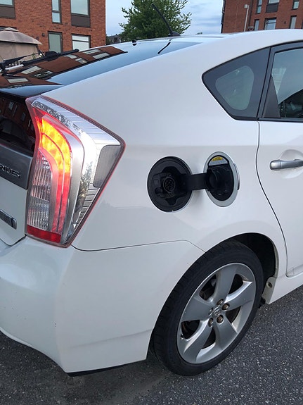 Toyota Prius Plug-in Hybrid 8 of 10