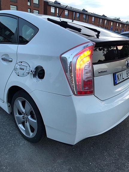 Toyota Prius Plug-in Hybrid 10 of 11
