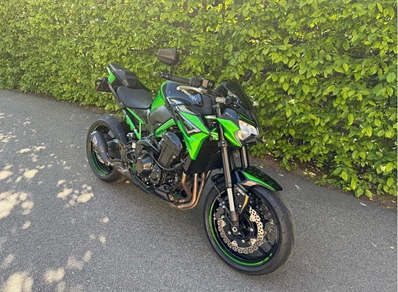 Kawasaki Z900 2 of 4