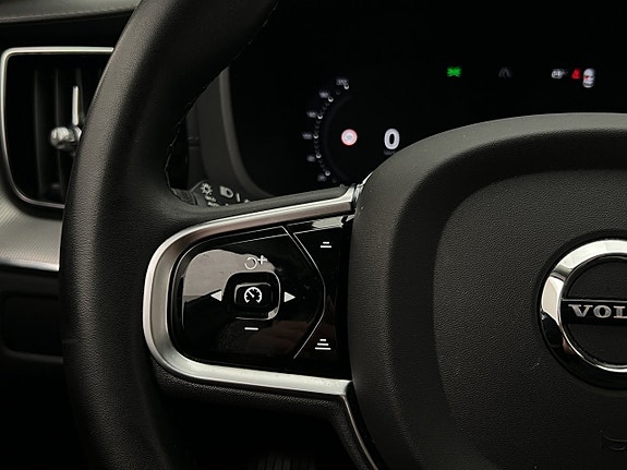 Volvo XC60 17 of 30