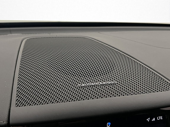 Volvo XC60 10 of 30