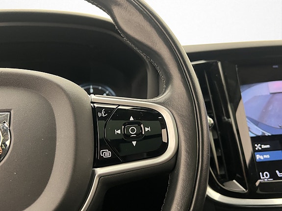 Volvo V60 Cross Country 17 of 30