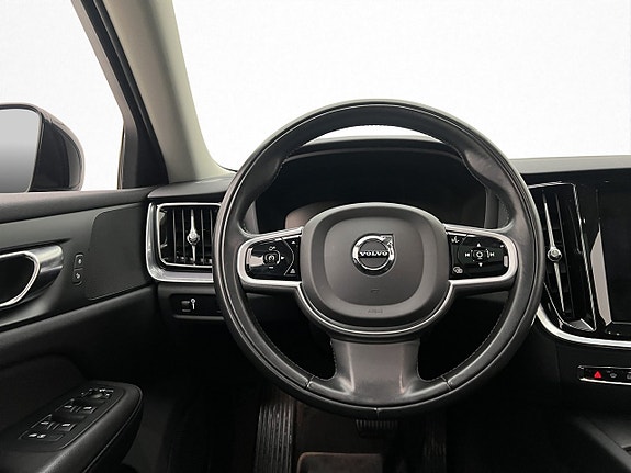 Volvo V60 Cross Country 14 of 30