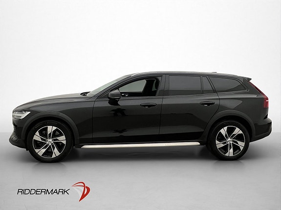Volvo V60 Cross Country 4 of 30
