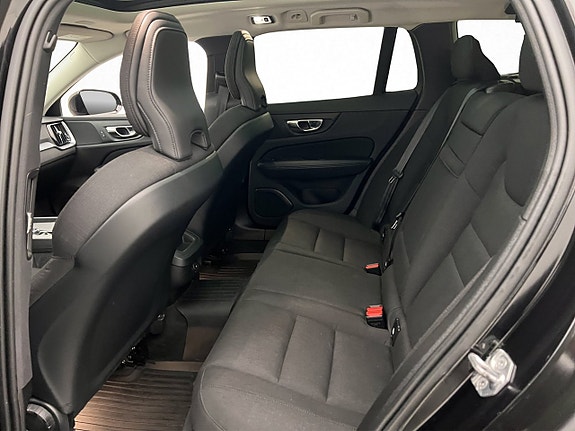Volvo V60 Cross Country 28 of 30